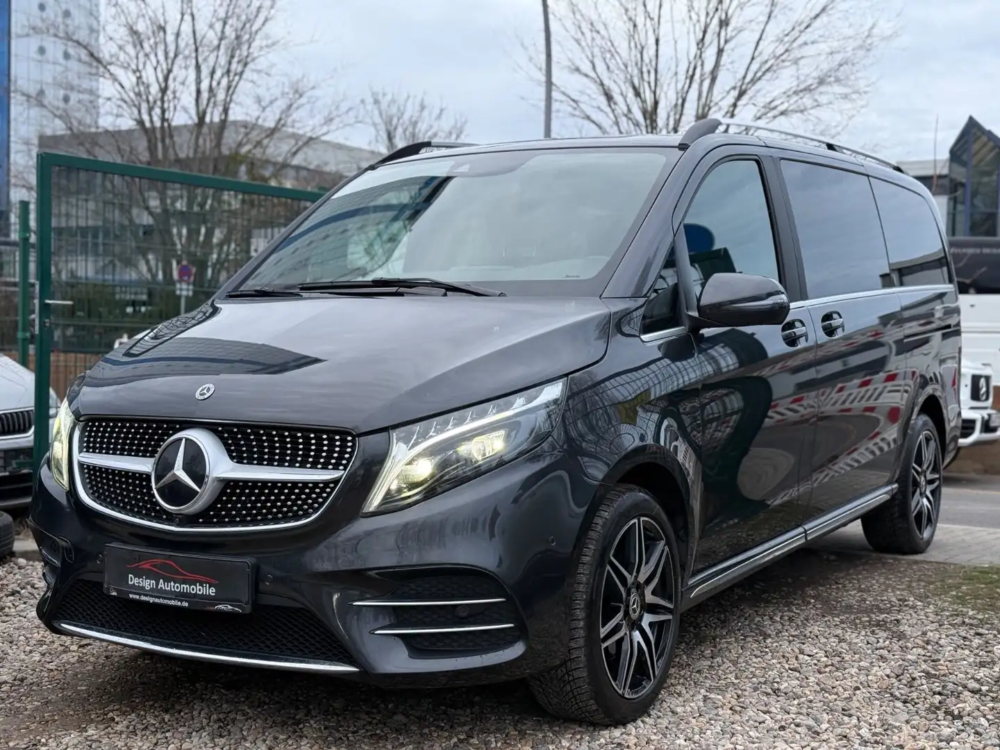 Mercedes-Benz V 300 AMG Line 4 Matic lang*Leder/Autom/Standhzg Grau - 2