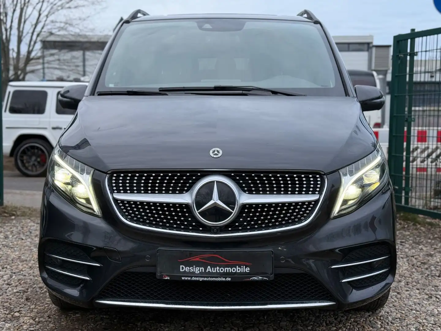 Mercedes-Benz V 300 AMG Line 4 Matic lang*Leder/Autom/Standhzg Grau - 1