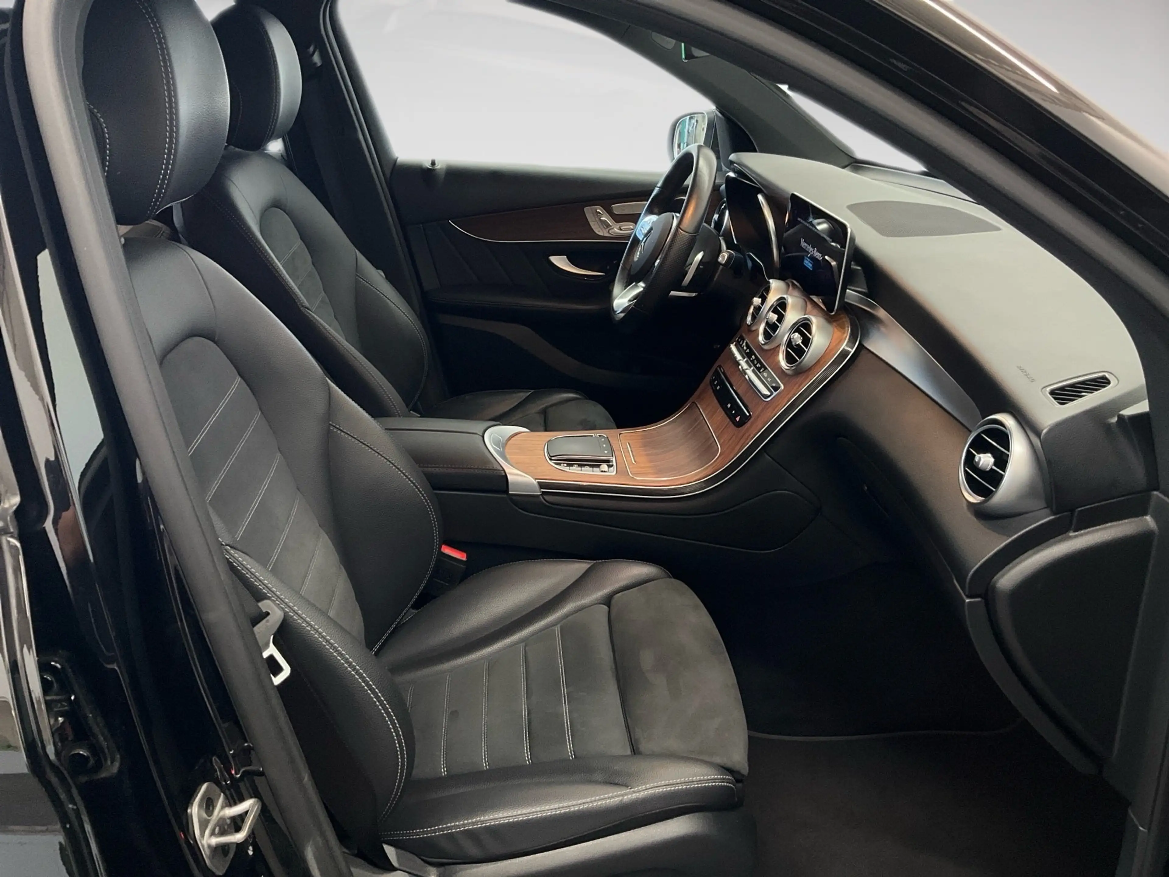 Mercedes-Benz GLC 400 AMG LINE 330PS AUTOMATIK 4MATIC AHK.STHZG.PANO.LED — photo 8