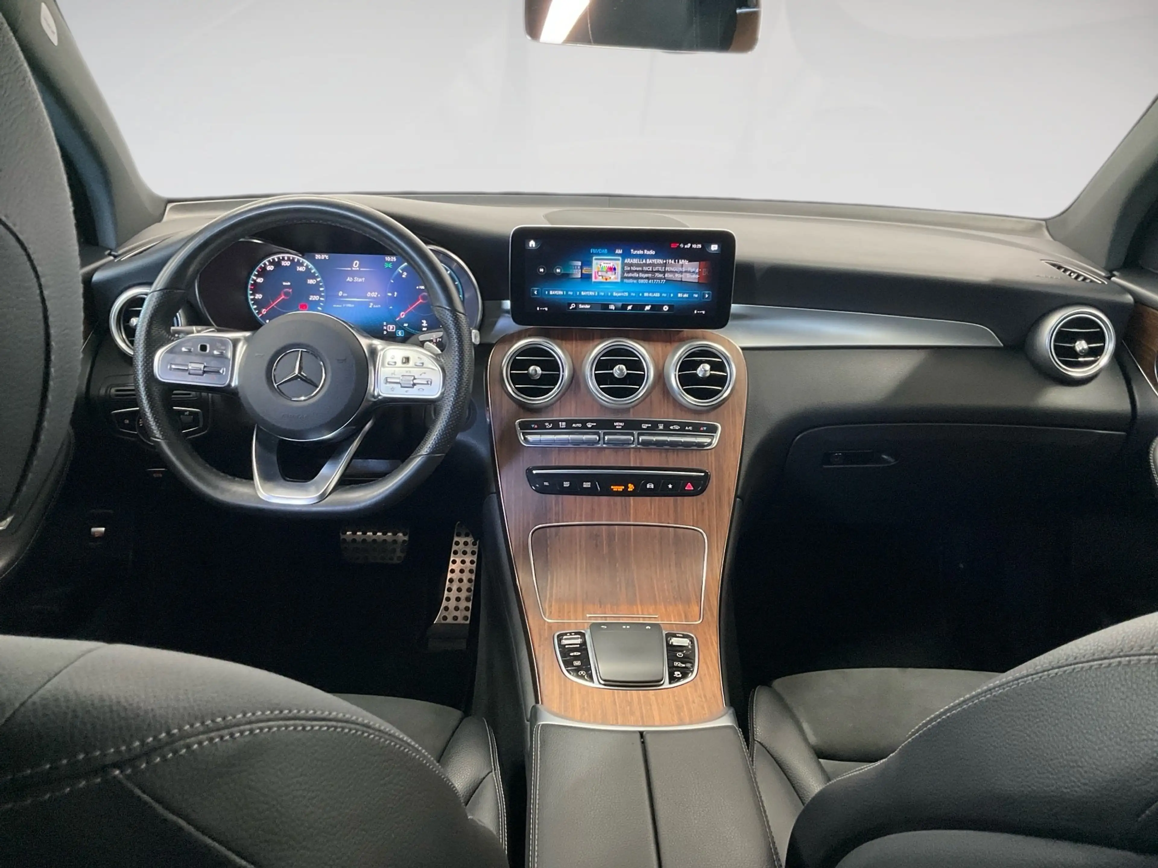 Mercedes-Benz GLC 400 AMG LINE 330PS AUTOMATIK 4MATIC AHK.STHZG.PANO.LED — photo 9