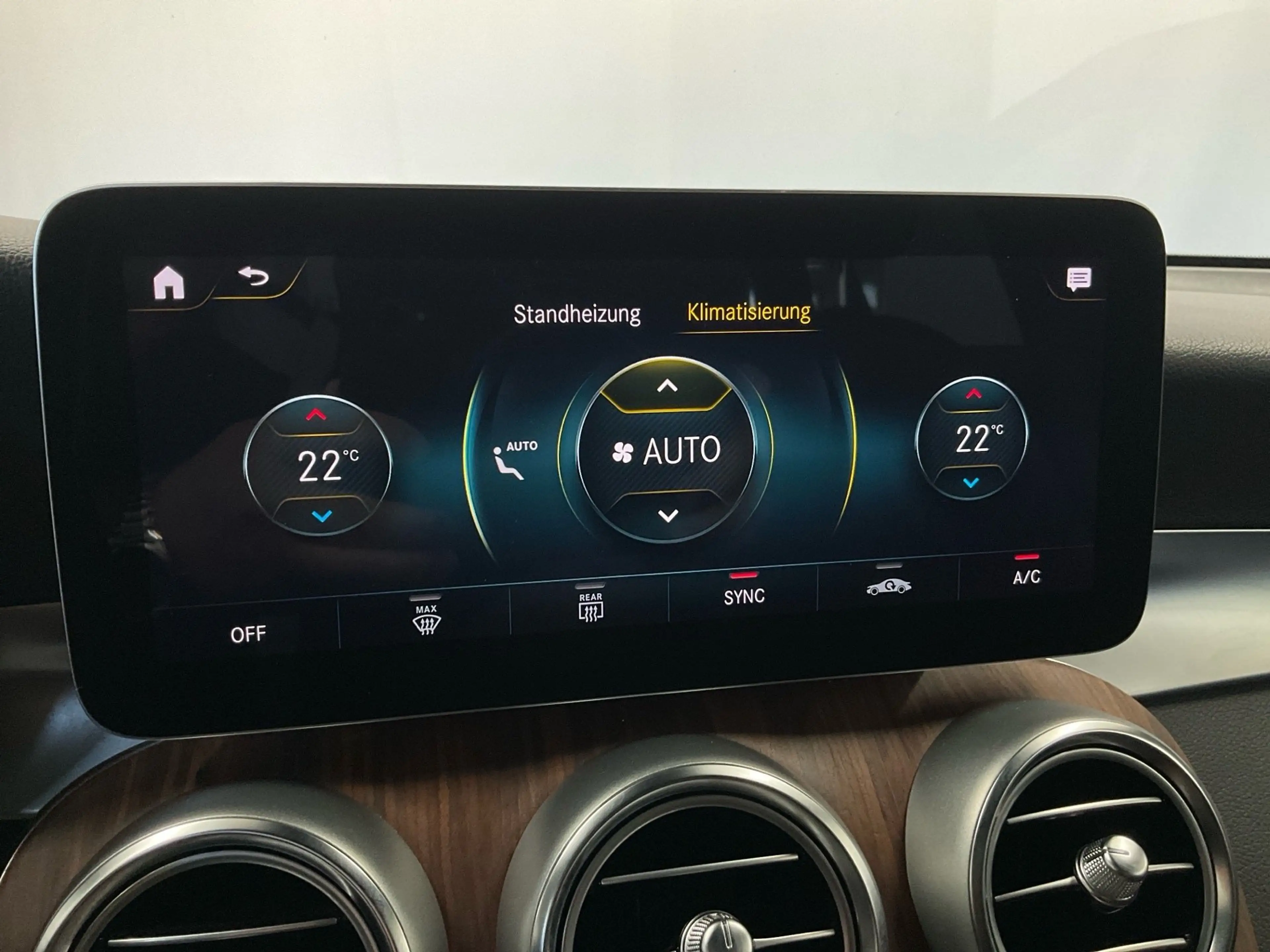 Mercedes-Benz GLC 400 AMG LINE 330PS AUTOMATIK 4MATIC AHK.STHZG.PANO.LED — photo 14