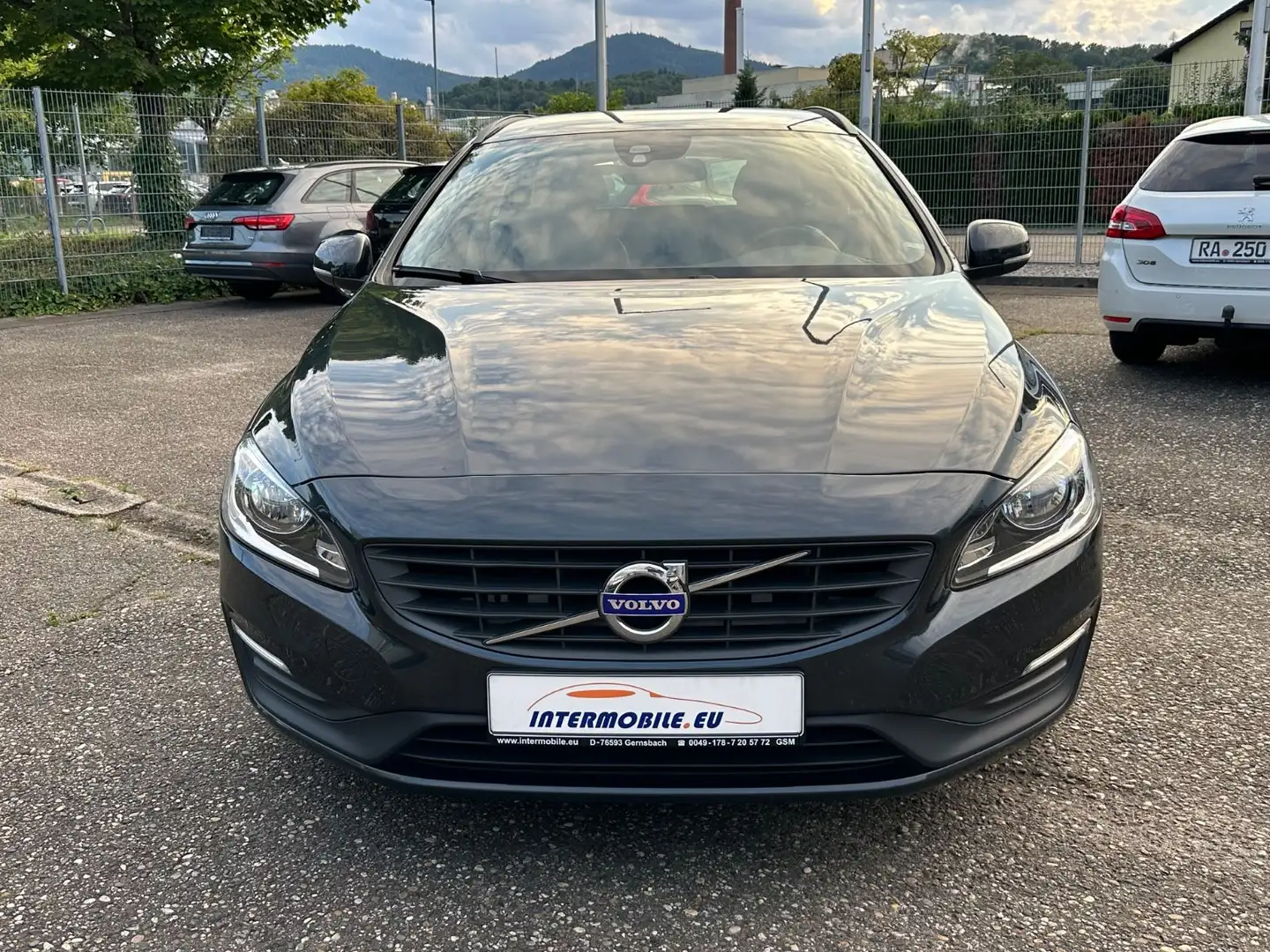 Volvo V60 2.0D2 ECO Kombi Leder Navi Alu Klima Euro6** Šedá - 2