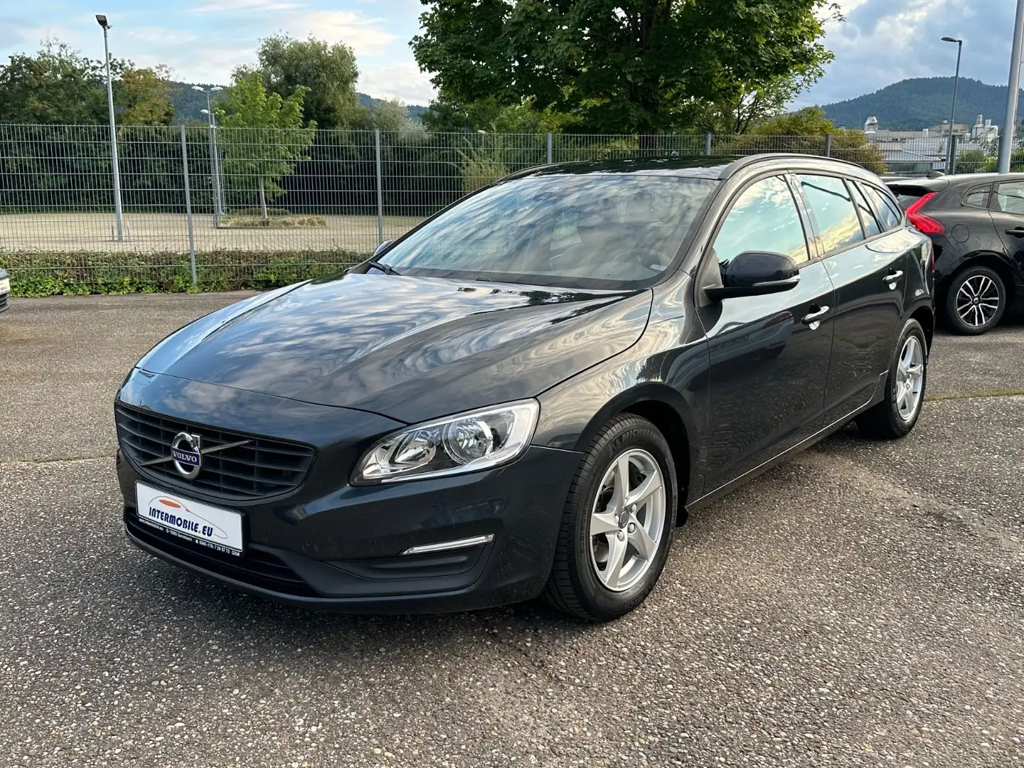 Volvo V60 2.0D2 ECO Kombi Leder Navi Alu Klima Euro6** Šedá - 1