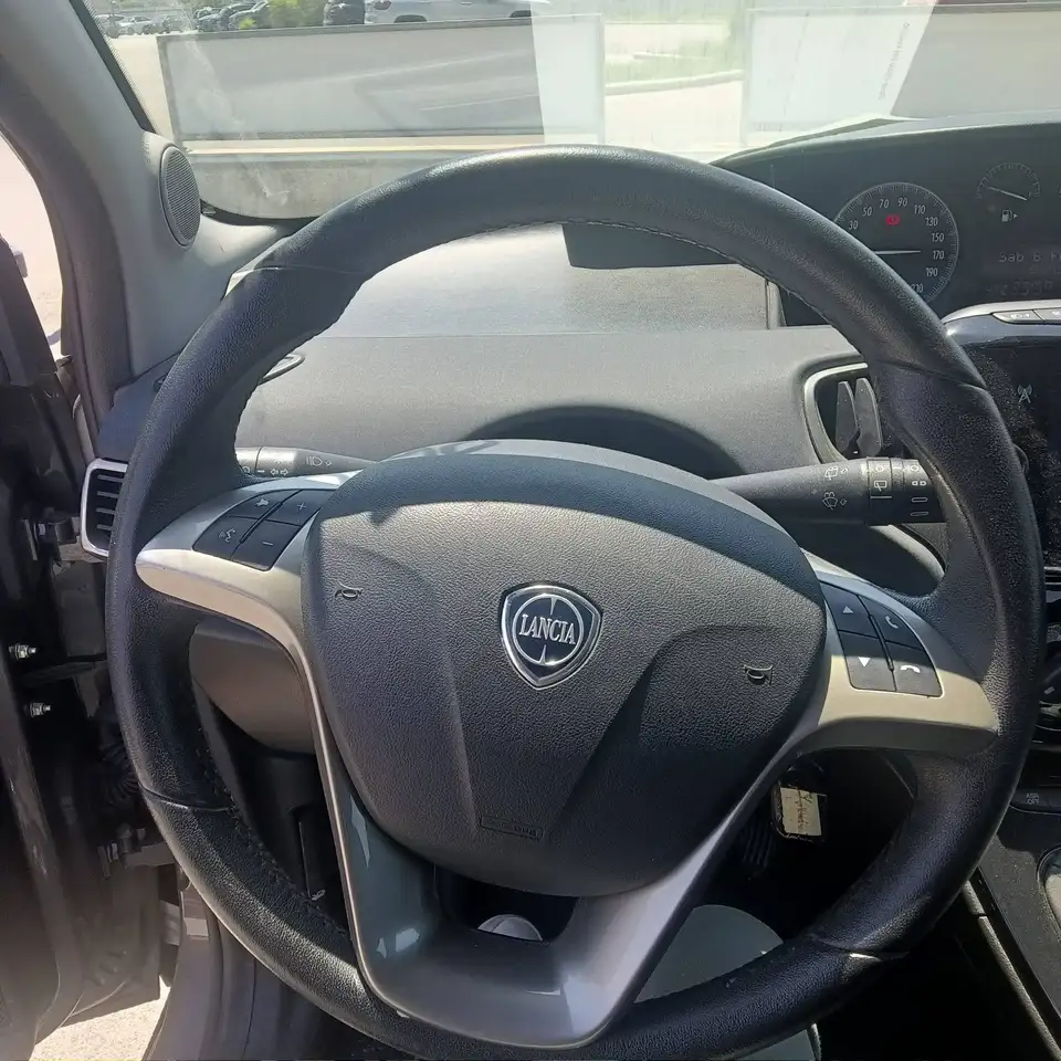 Lancia Ypsilon 2022 — фото 10
