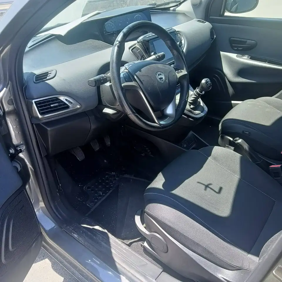 Lancia Ypsilon 2022 — фото 11
