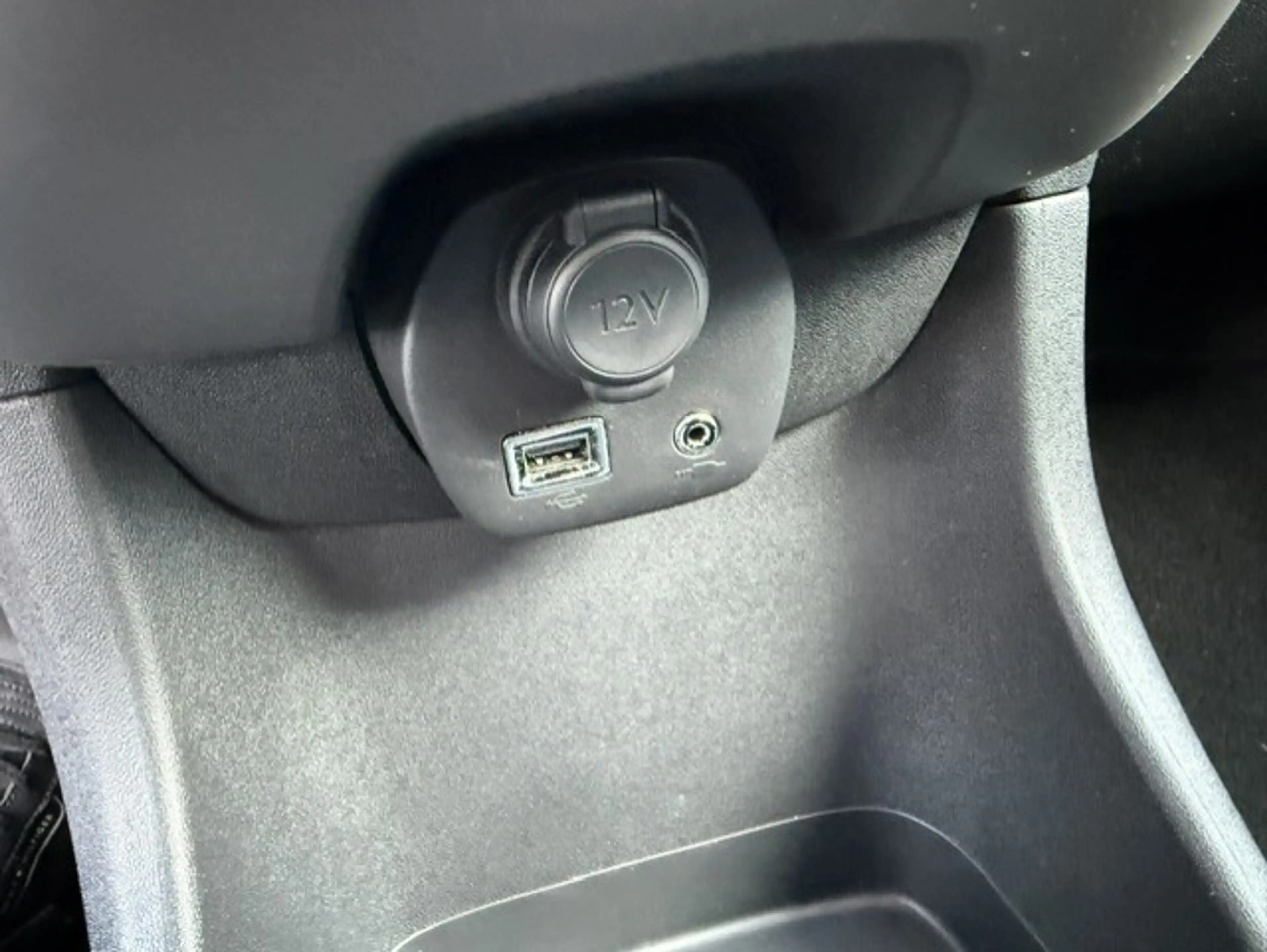 Peugeot 108 108 1.0 VTi Top! Allure S — photo 8