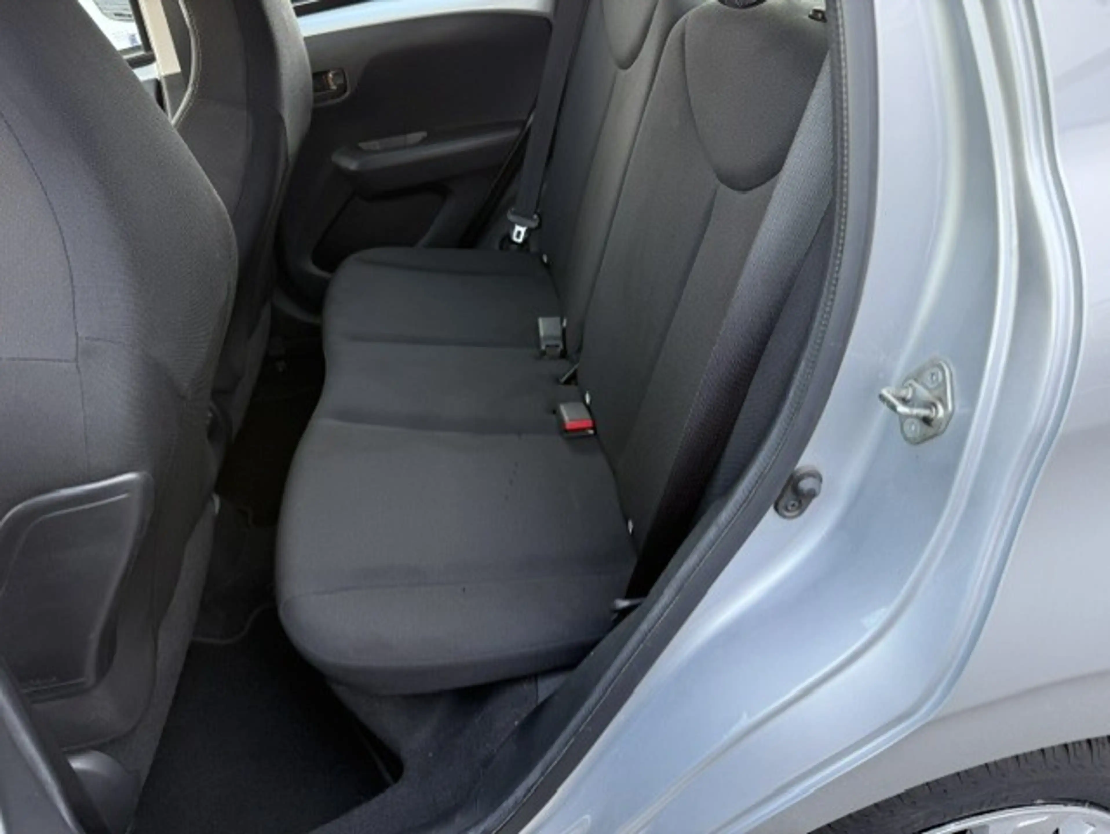 Peugeot 108 108 1.0 VTi Top! Allure S — photo 7