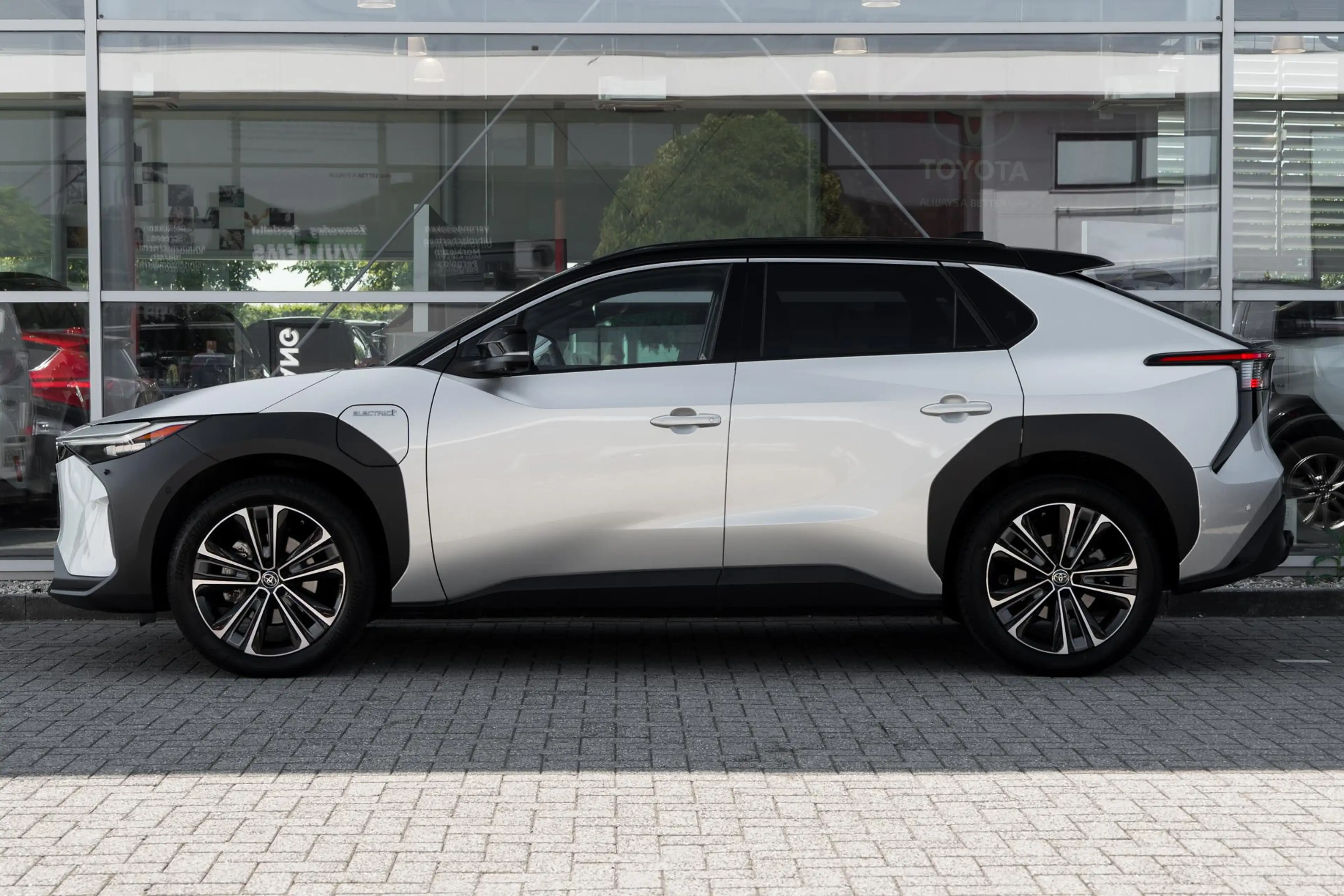 Toyota bZ4X Premium 71 kWh — photo 10