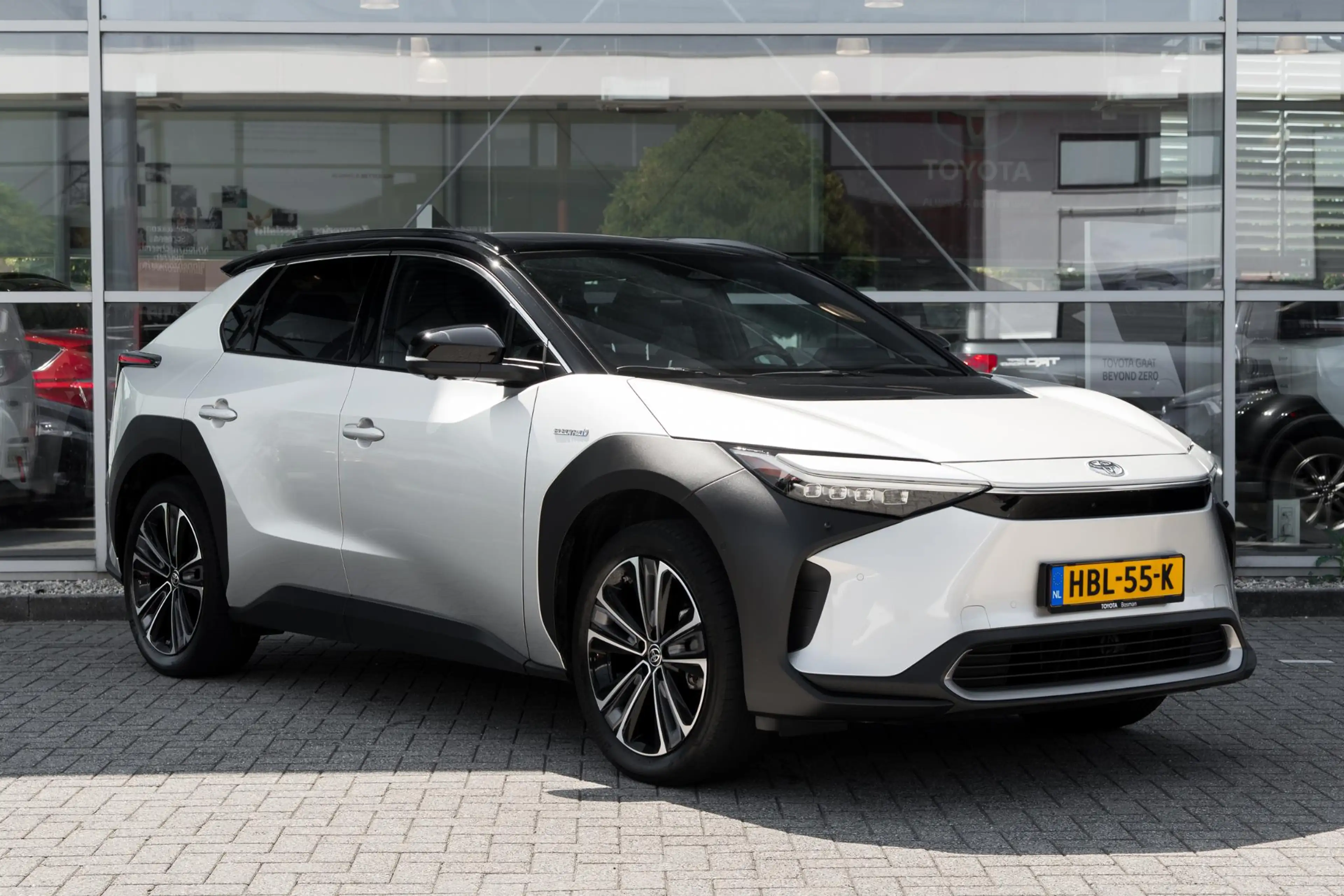 Toyota bZ4X Premium 71 kWh — photo 8