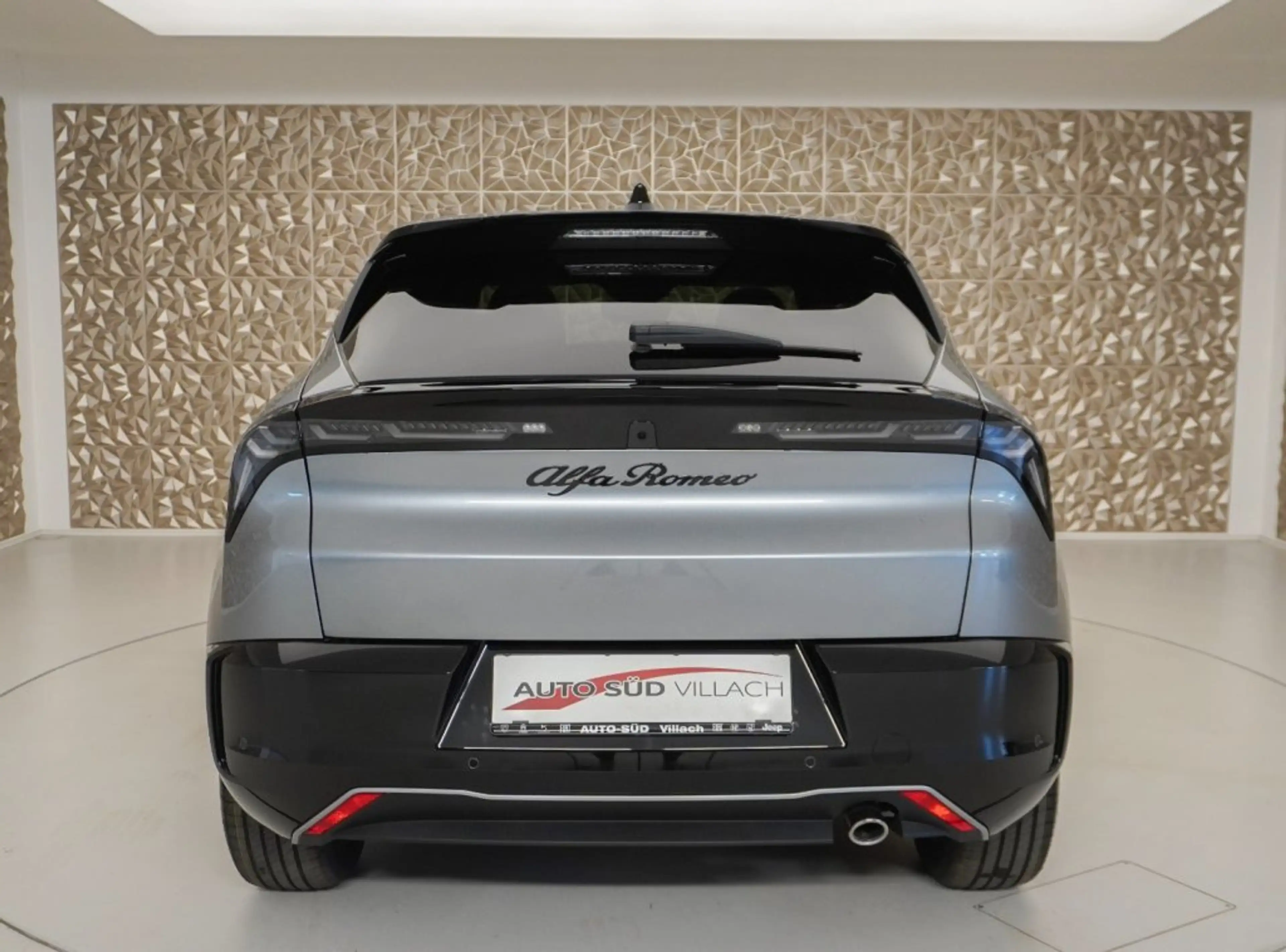 Alfa Romeo Junior IBR Q4 SPORT SPEC 145HP — photo 6