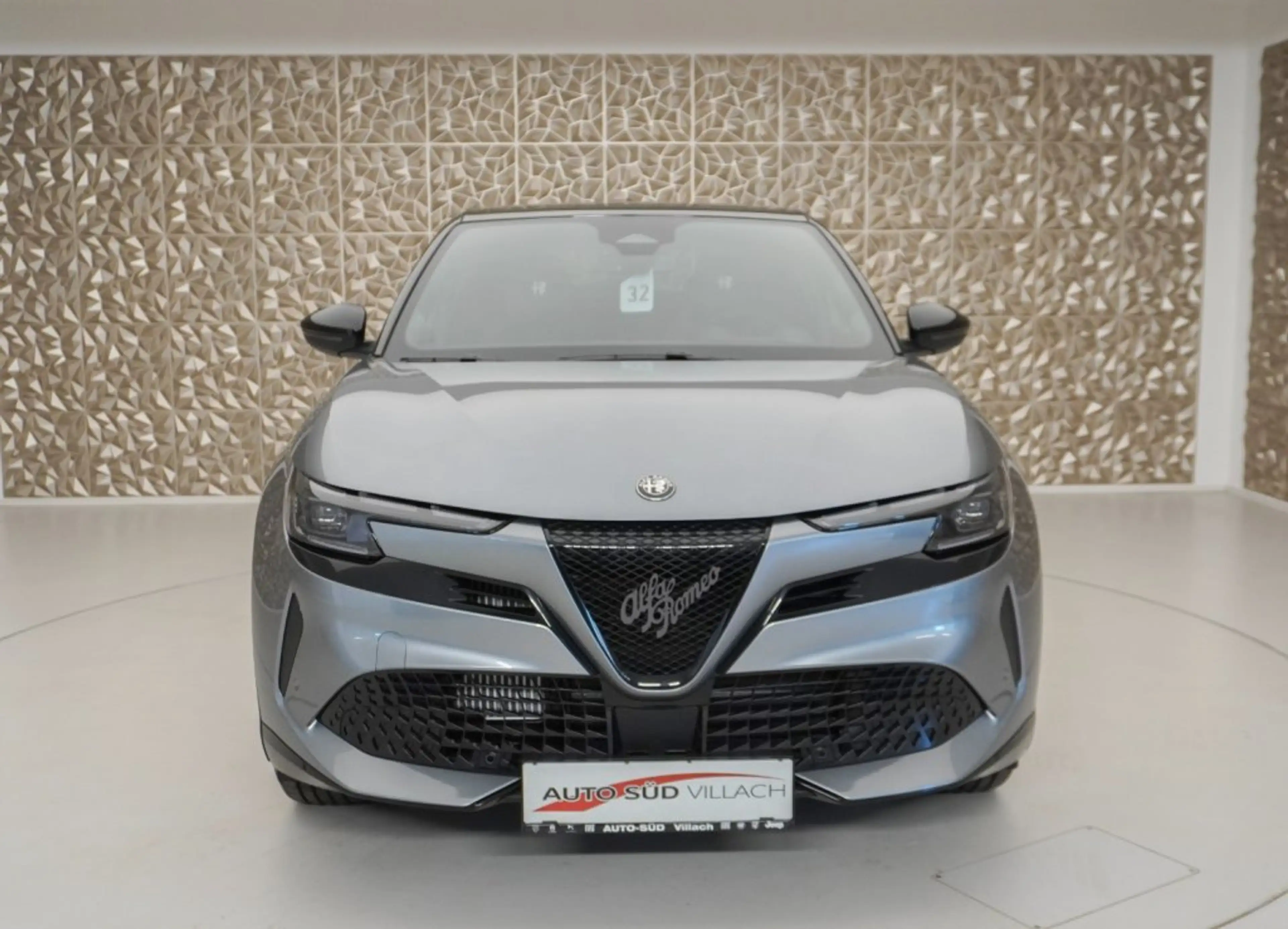 Alfa Romeo Junior IBR Q4 SPORT SPEC 145HP — photo 3