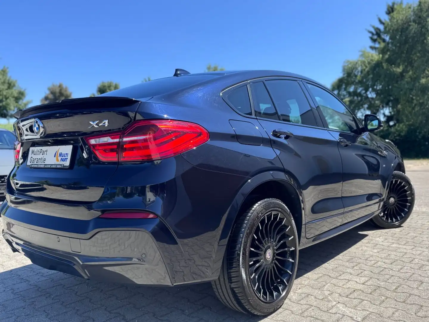 BMW X4 xDrive 35 d//M Paket/Head-Up Schwarz - 2