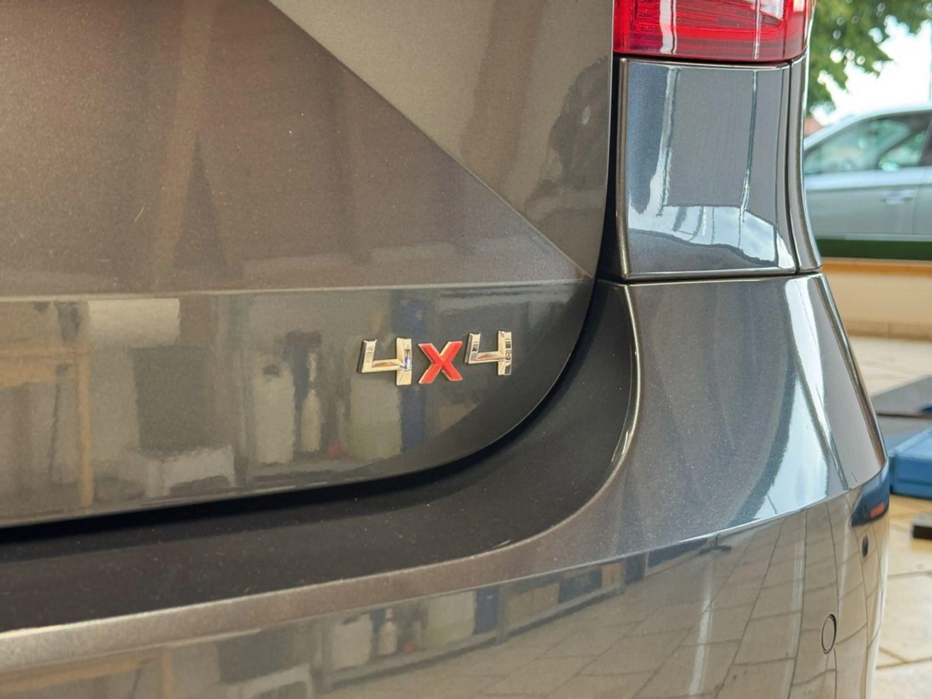 Skoda Yeti Ambtiton 4x4 1.8 TSI DSG AHK Klima Navi — photo 18