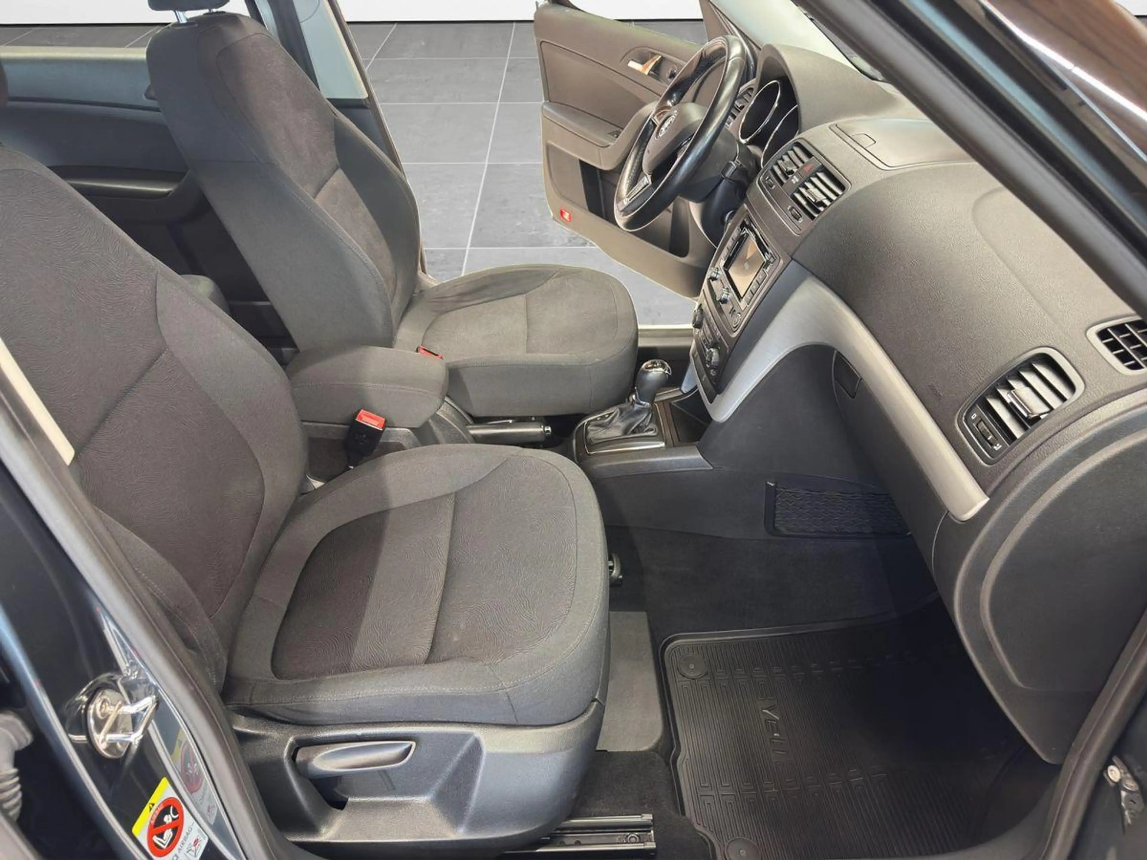 Skoda Yeti Ambtiton 4x4 1.8 TSI DSG AHK Klima Navi — photo 7