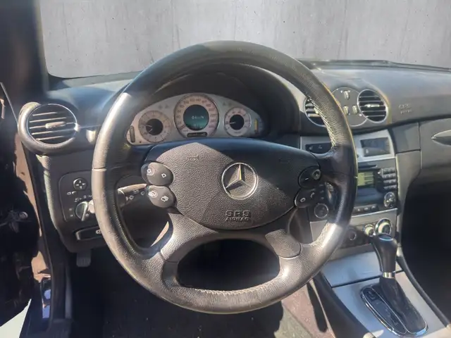 Mercedes-Benz CLK view 10