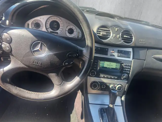 Mercedes-Benz CLK view 13