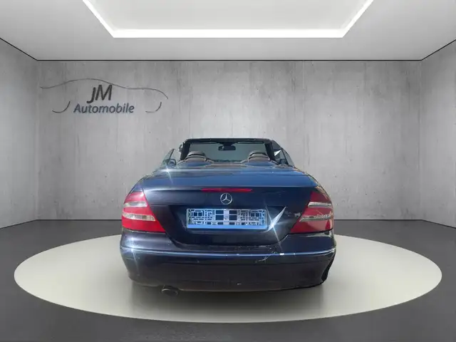 Mercedes-Benz CLK view 6