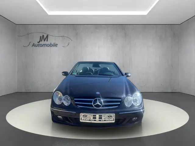 Mercedes-Benz CLK view 2