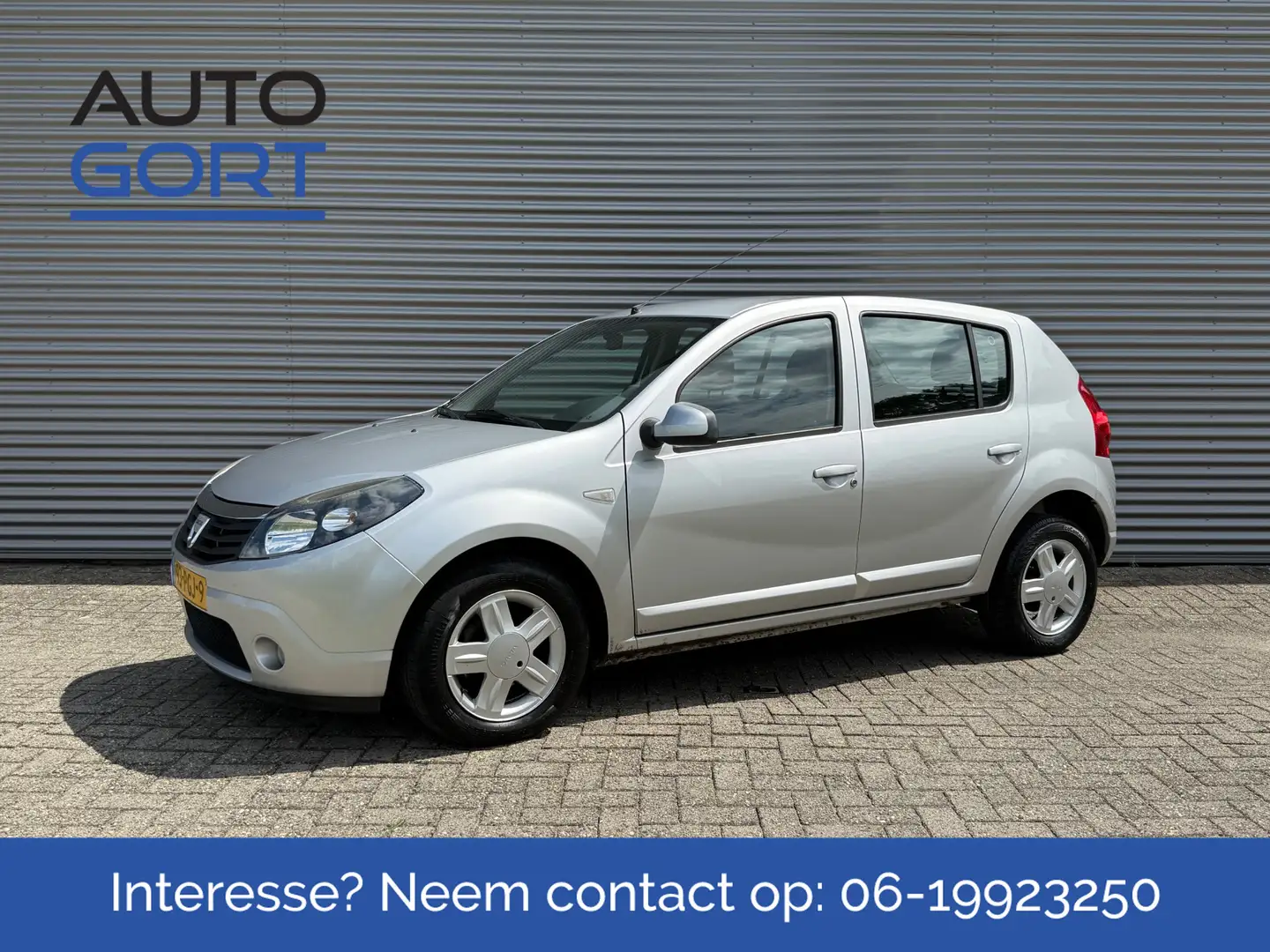Dacia Sandero 1.2 Blackline | Airco | 5 Deurs | APK 06-2026 Grijs - 1