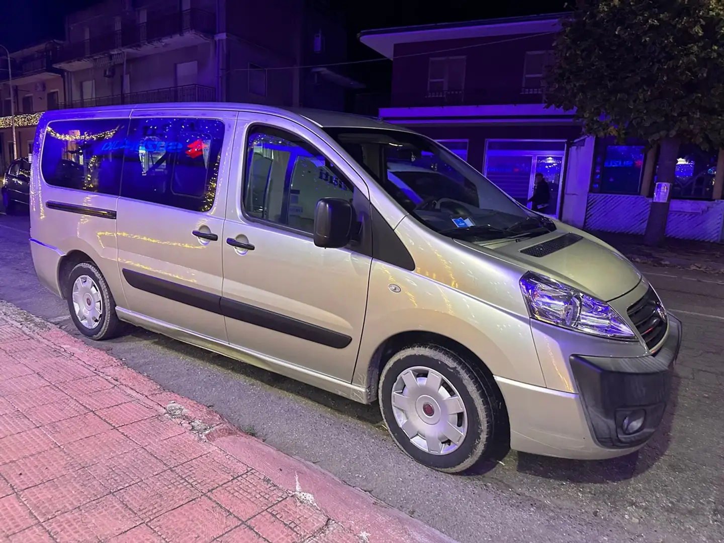 Fiat Scudo 2000 MJET 120 CV ALLESTIMENTO DISABILI Beige - 2