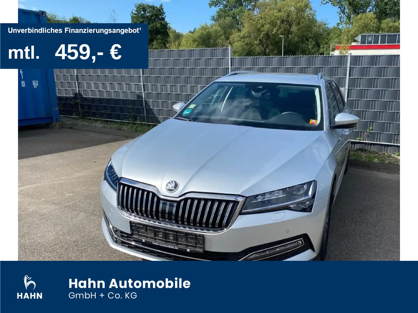 Skoda Superb Combi 2.0 TDI DSG Style Navi ACC LED PDC Silber - 1