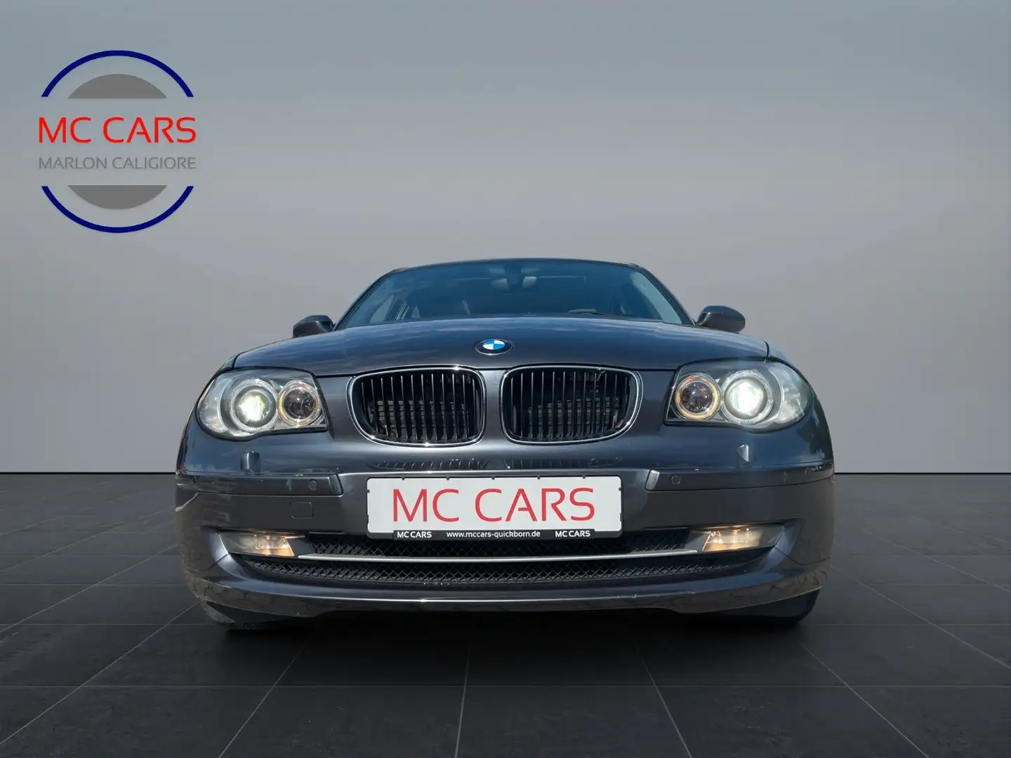BMW 118 d/Advantage/Tüv+ Au Neu/Schiebedach/PDC Grau - 2