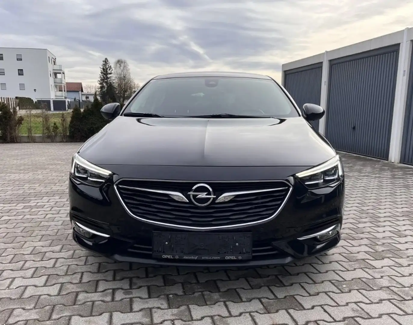 Opel Insignia Grand Sport 1.6 Diesel (118g) Innovation Schwarz - 1