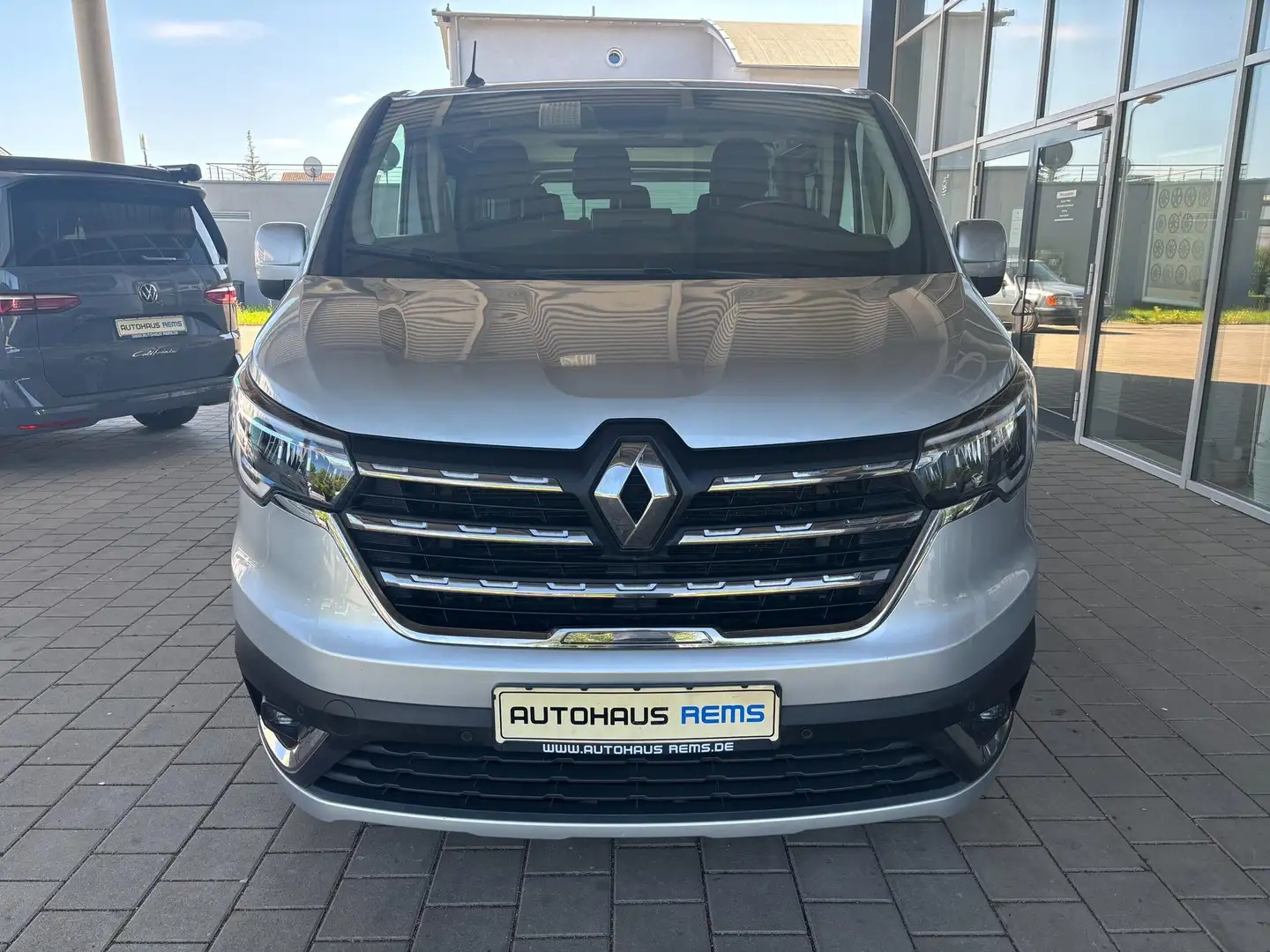 Renault Trafic TRAFIC, LED, TEMPOMAT, NAVI, KAMERA, KEYLESS-GO Grau - 2