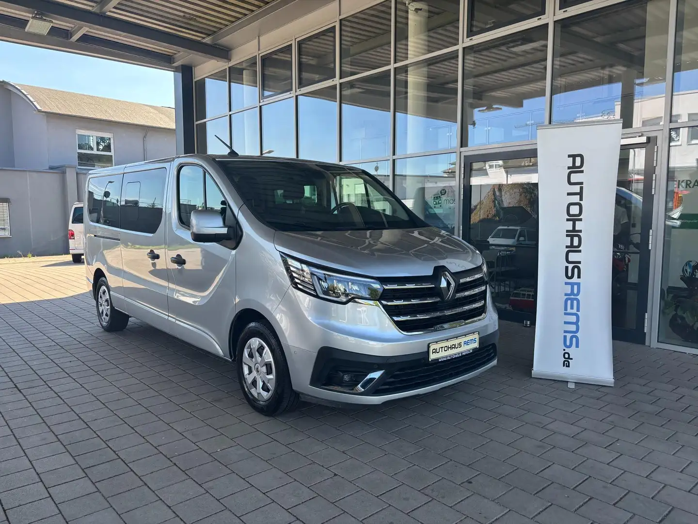 Renault Trafic TRAFIC, LED, TEMPOMAT, NAVI, KAMERA, KEYLESS-GO Grau - 1