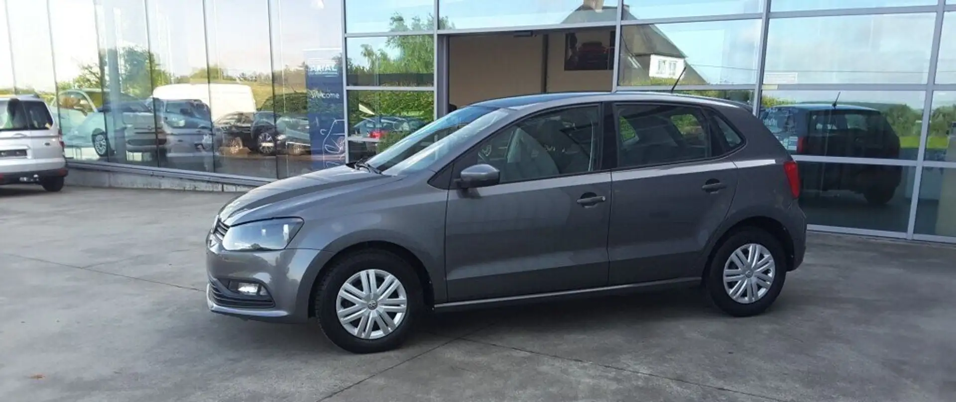Volkswagen Polo 1.0i Trendline Gris - 2