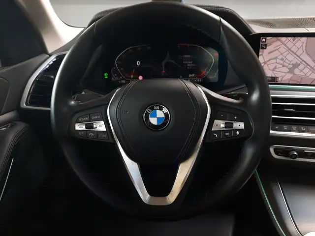 BMW X5 view 22
