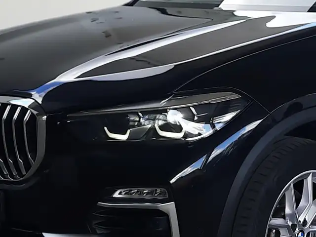 BMW X5 view 9