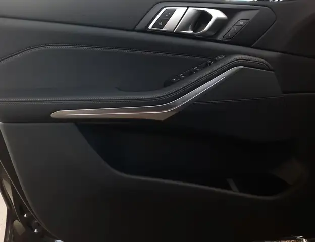 BMW X5 view 15