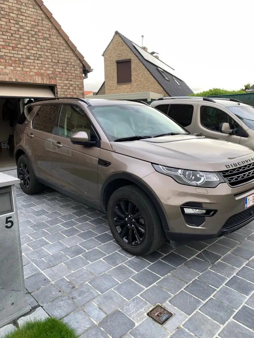 Land Rover Discovery Sport TD4 HSE Brązowy - 2