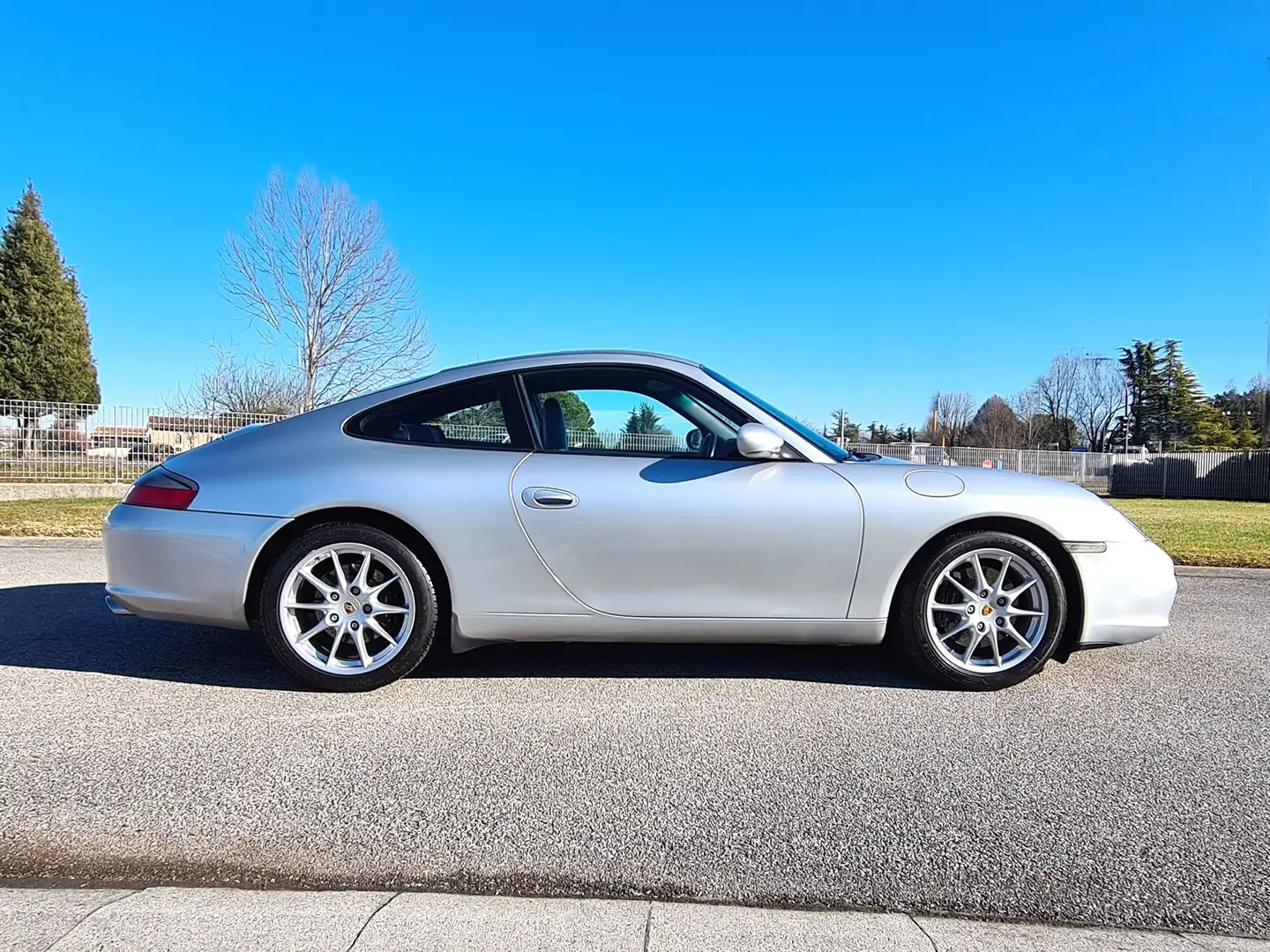 Porsche 996 911 Carrera Coupé Argento - 2