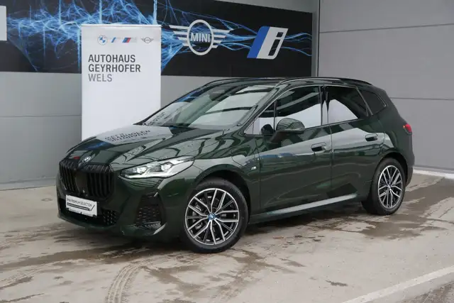 BMW 225 e xDrive *M-Paket/AHK elektr./Pano./Innovations Paket*