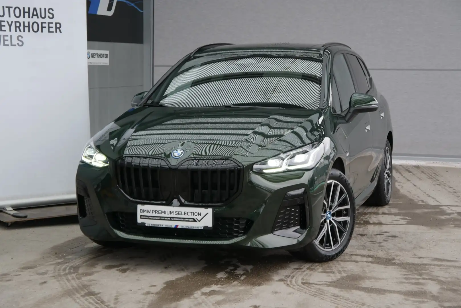 BMW 225 e xDrive *M-Paket/AHK elektr./Pano./Innovations Paket* Grün - 2