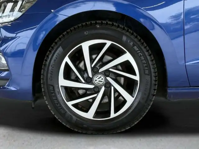 Volkswagen Golf view 10