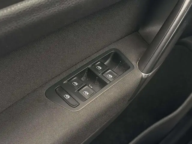 Volkswagen Golf view 15