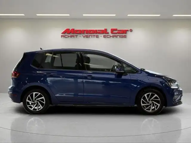 Volkswagen Golf view 5