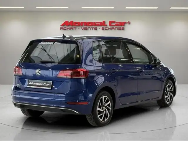 Volkswagen Golf view 6