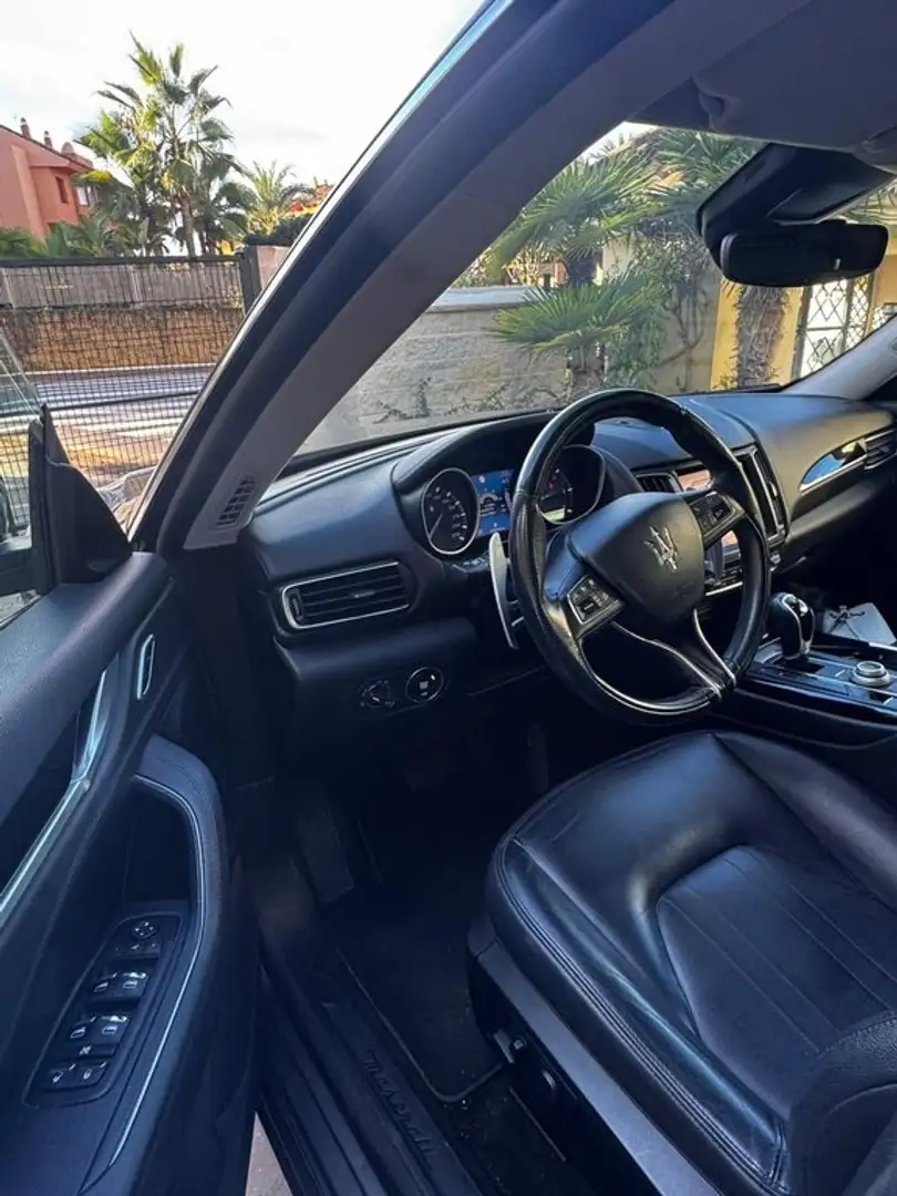 Maserati Levante V6 275 HP D AWD Gris - 2