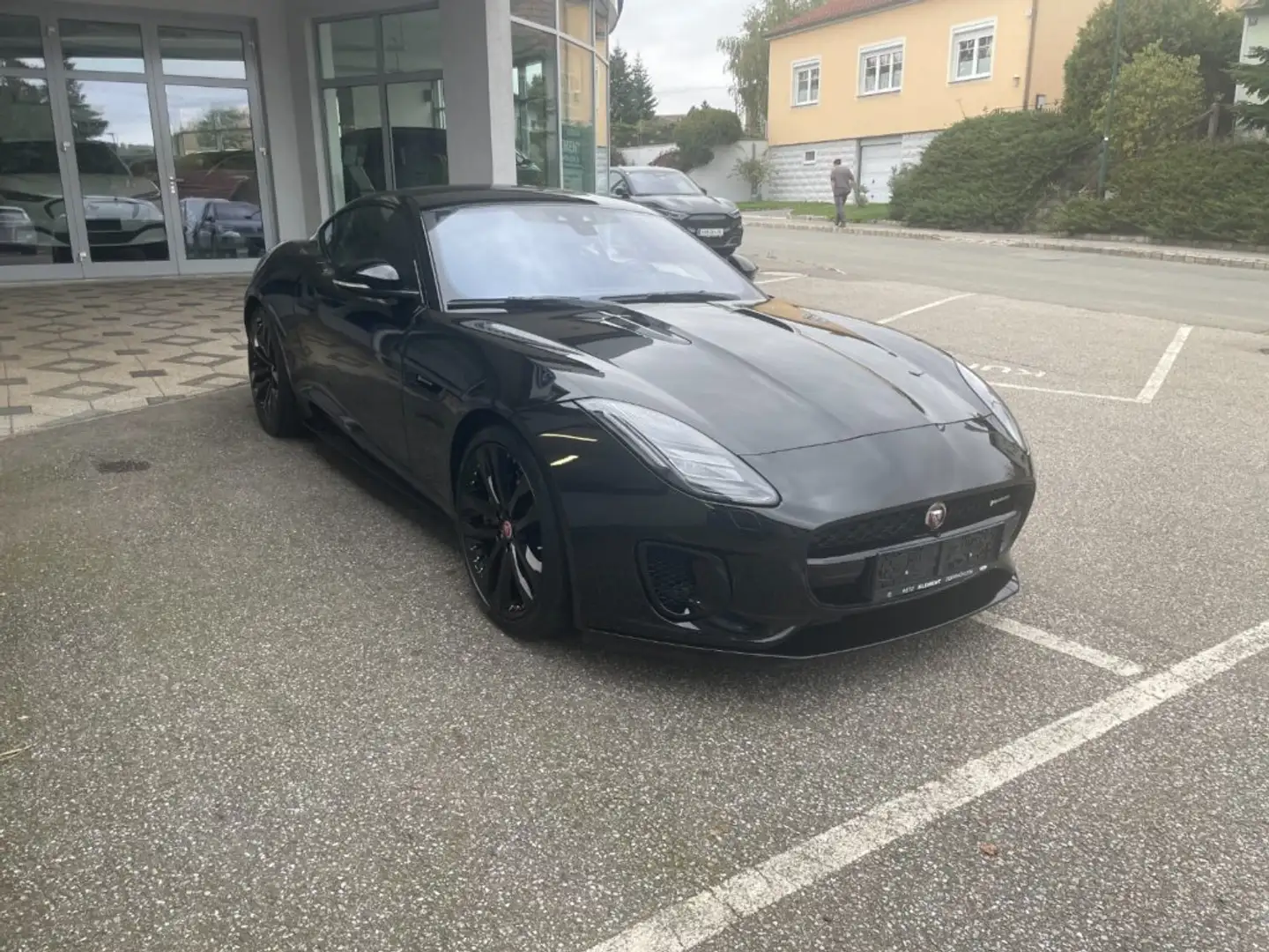 Jaguar F-Type R-Dynamic Coupe 3.0 Benzin Schwarz - 2