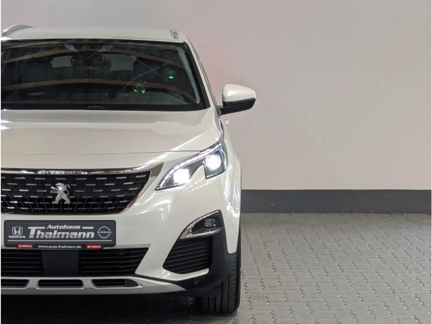 Peugeot 3008 Allure 1.2 PureTech 130 // LED / NAVI // Blanc - 2