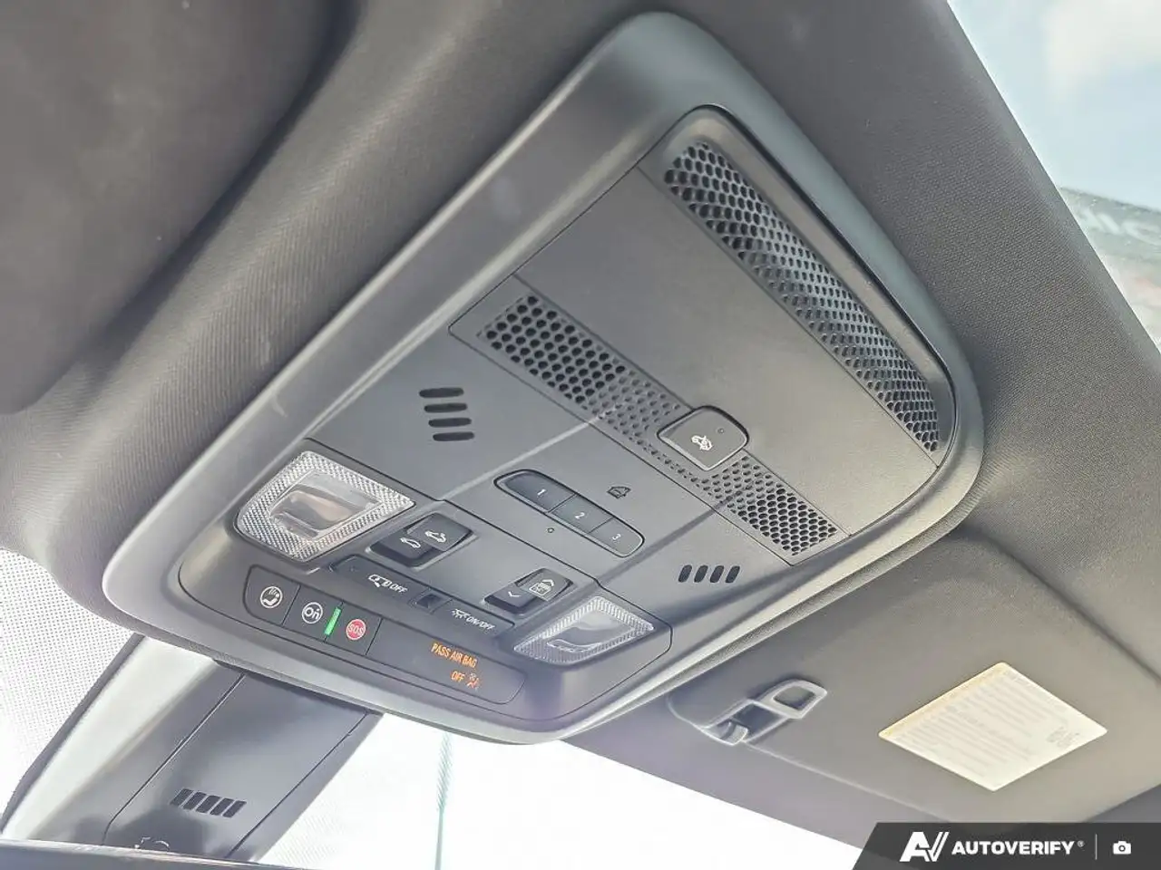 Cadillac XT6 photo Cadillac XT6