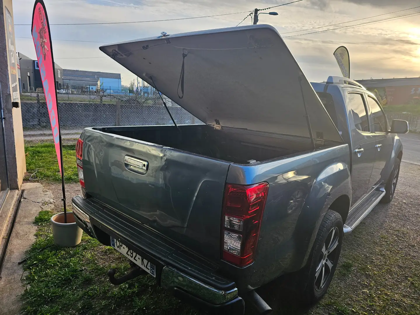 Isuzu D-Max D-MAX+2.5+4X4+CREW+CAB+QUASAR+A Gris - 2