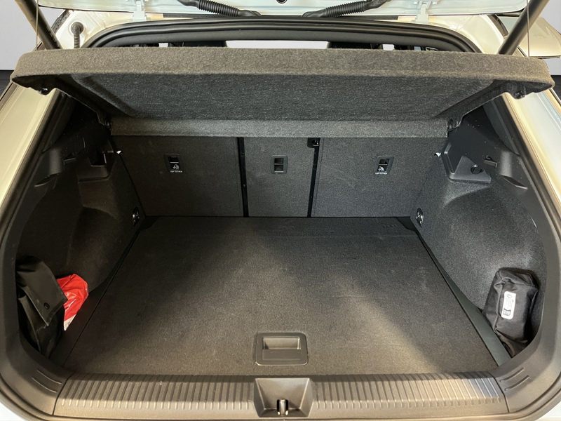 Volkswagen T-Roc R-Line T-ROC NF 1.5 RLineB 110eTSID7F — photo 15