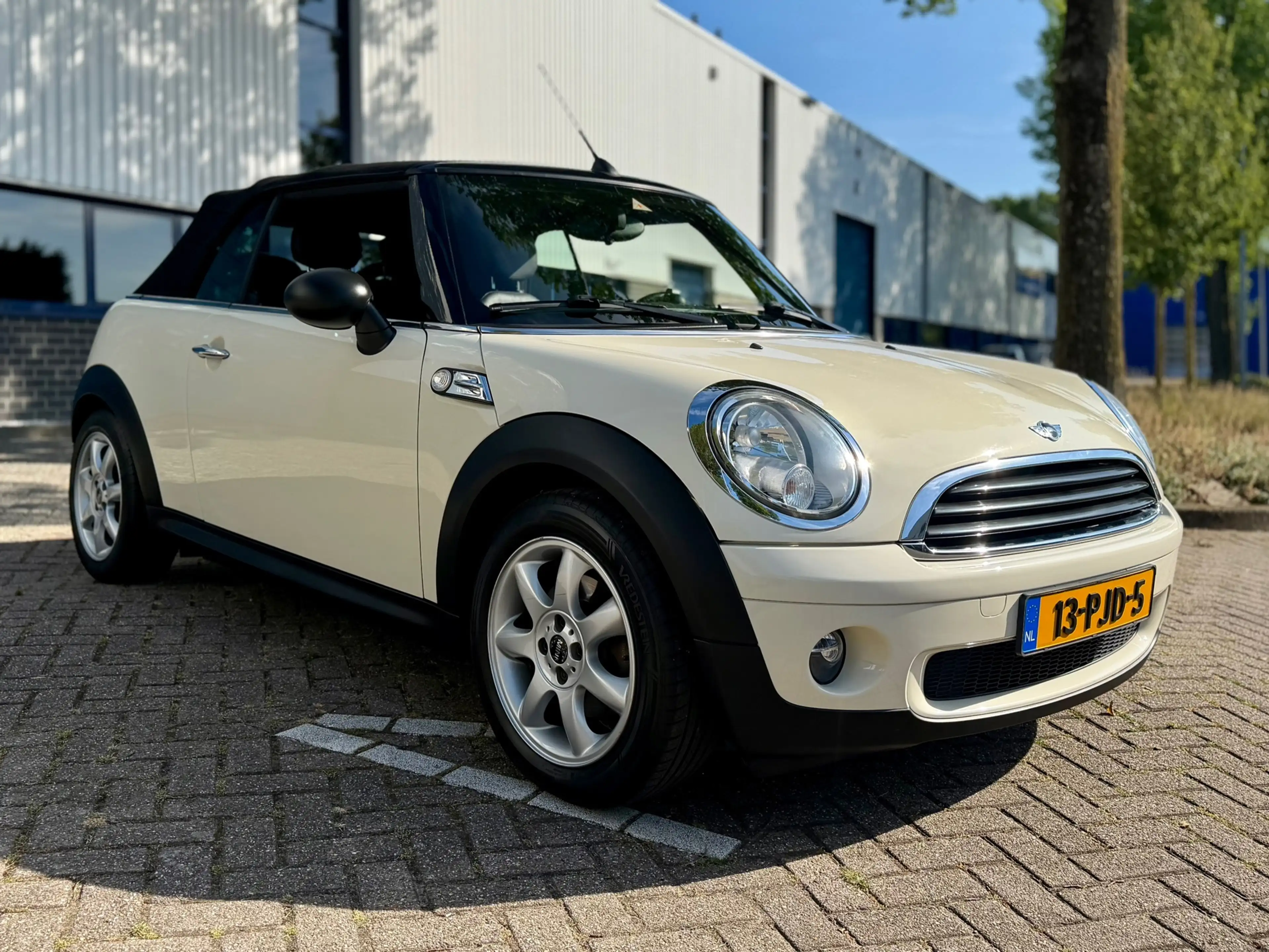 MINI One Cabrio 1.6 50th Anniversary * NAP * LEDER * STOELVERWARMI — photo 24