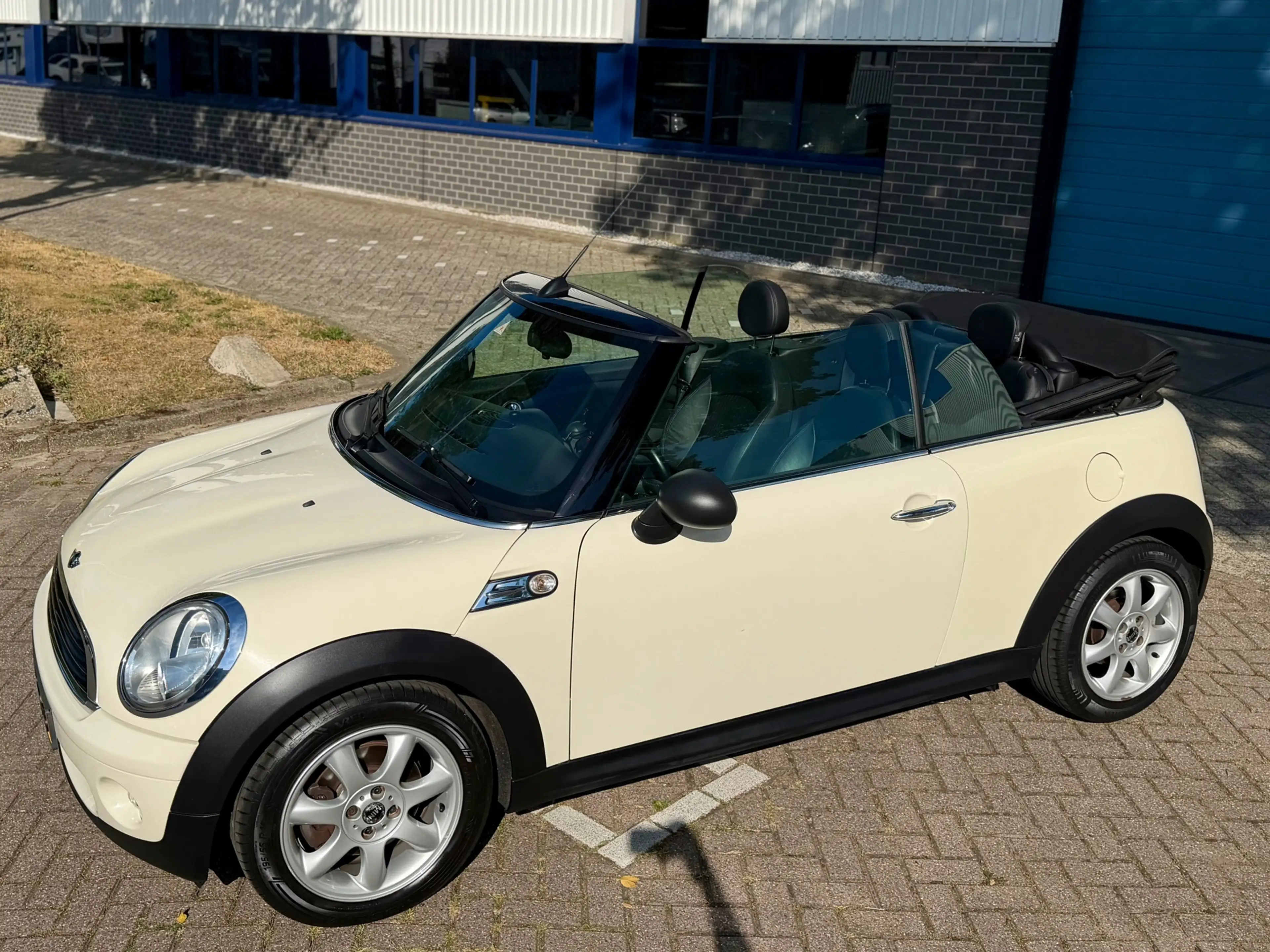 MINI One Cabrio 1.6 50th Anniversary * NAP * LEDER * STOELVERWARMI — photo 16