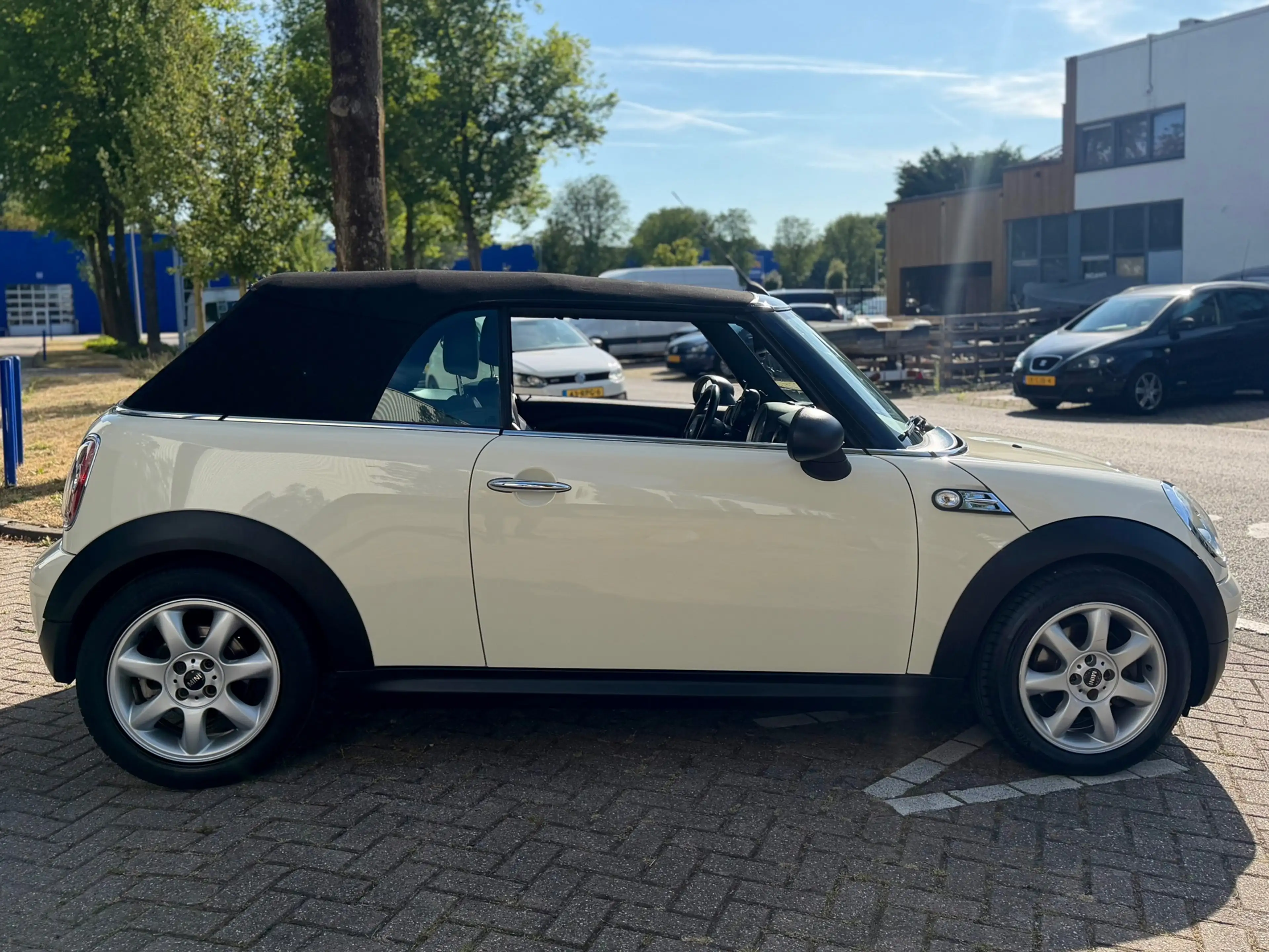 MINI One Cabrio 1.6 50th Anniversary * NAP * LEDER * STOELVERWARMI — photo 23